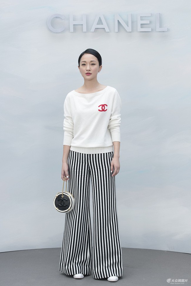 C&ugrave;ng diện h&agrave;ng hiệu nhưng HH Gi&aacute;ng My vẫn &ldquo;k&eacute;m sang&rdquo; trước Ch&acirc;u Tấn chỉ v&igrave; ham chơi nổi - Ảnh 4.