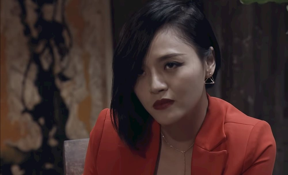 My Sói phiên bản Những Cô Gái Trong Thành Phố: Mười mấy năm theo ngành để nuôi bạn trai tù tội - Ảnh 2. My Sói phiên bản Những Cô Gái Trong Thành Phố: Mười mấy năm theo ngành để nuôi bạn trai tù tội - Ảnh 2.