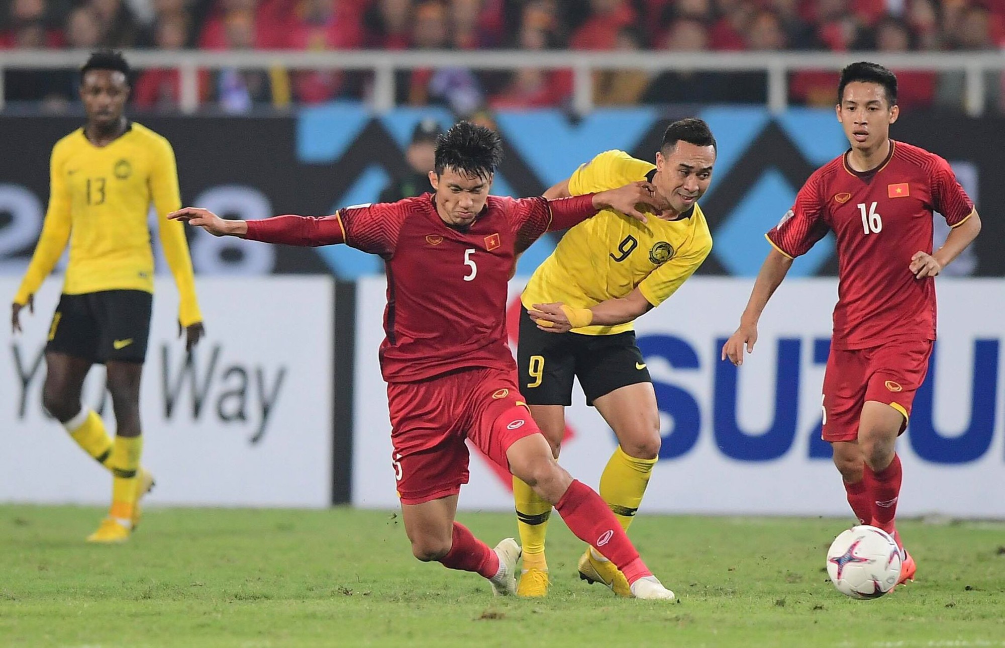 Thua Việt Nam tại AFF Cup, Malaysia cuống cuồng gia tăng sức mạnh bằng cách nhập tịch ngoại binh - Ảnh 1. Thua Việt Nam tại AFF Cup, Malaysia cuống cuồng gia tăng sức mạnh bằng cách nhập tịch ngoại binh - Ảnh 1.