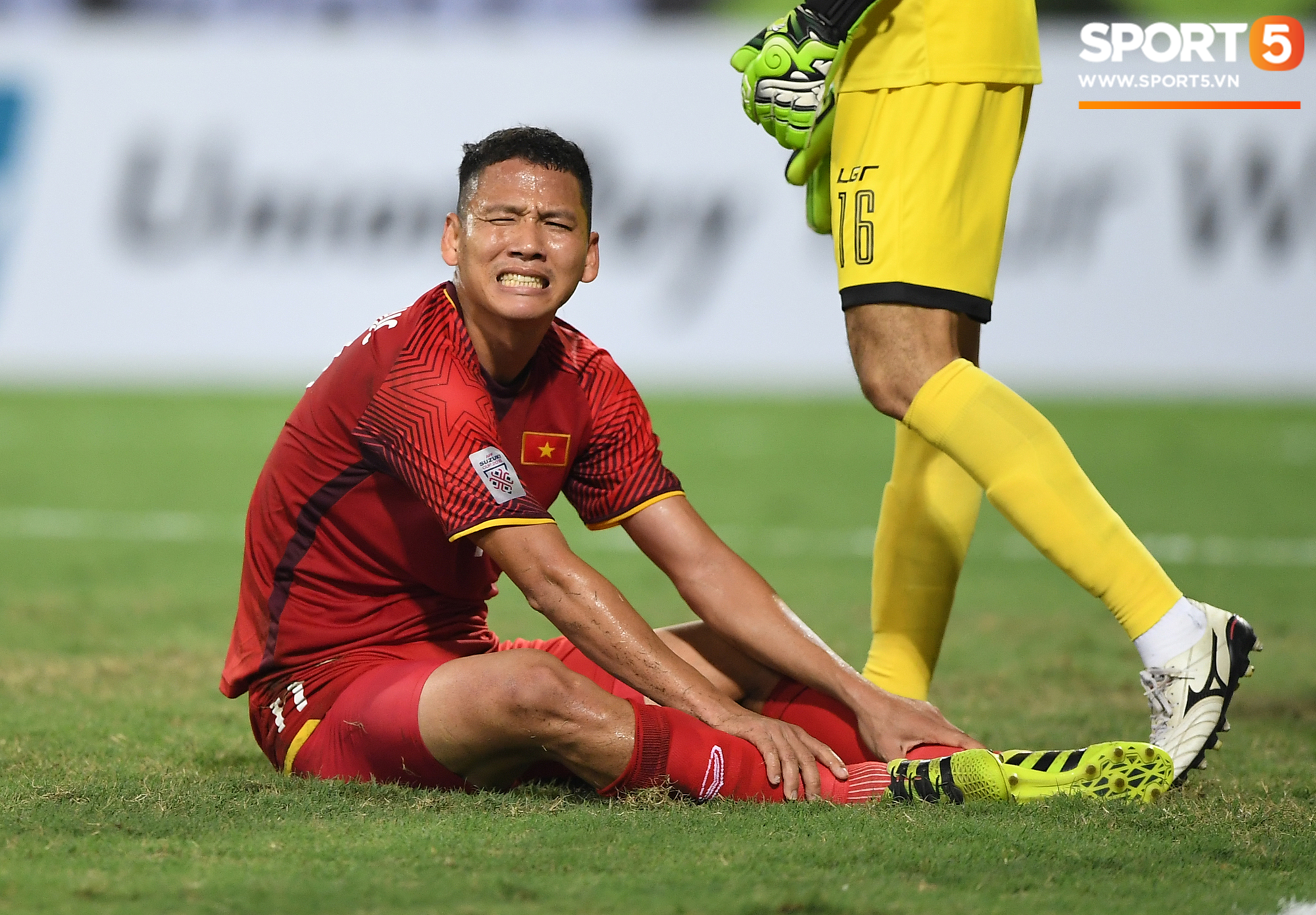 Báo Châu Á: Không gọi Anh Đức và Văn Quyết, Việt Nam định buông Asian Cup? - Ảnh 1. Báo Châu Á: Không gọi Anh Đức và Văn Quyết, Việt Nam định buông Asian Cup? - Ảnh 1.
