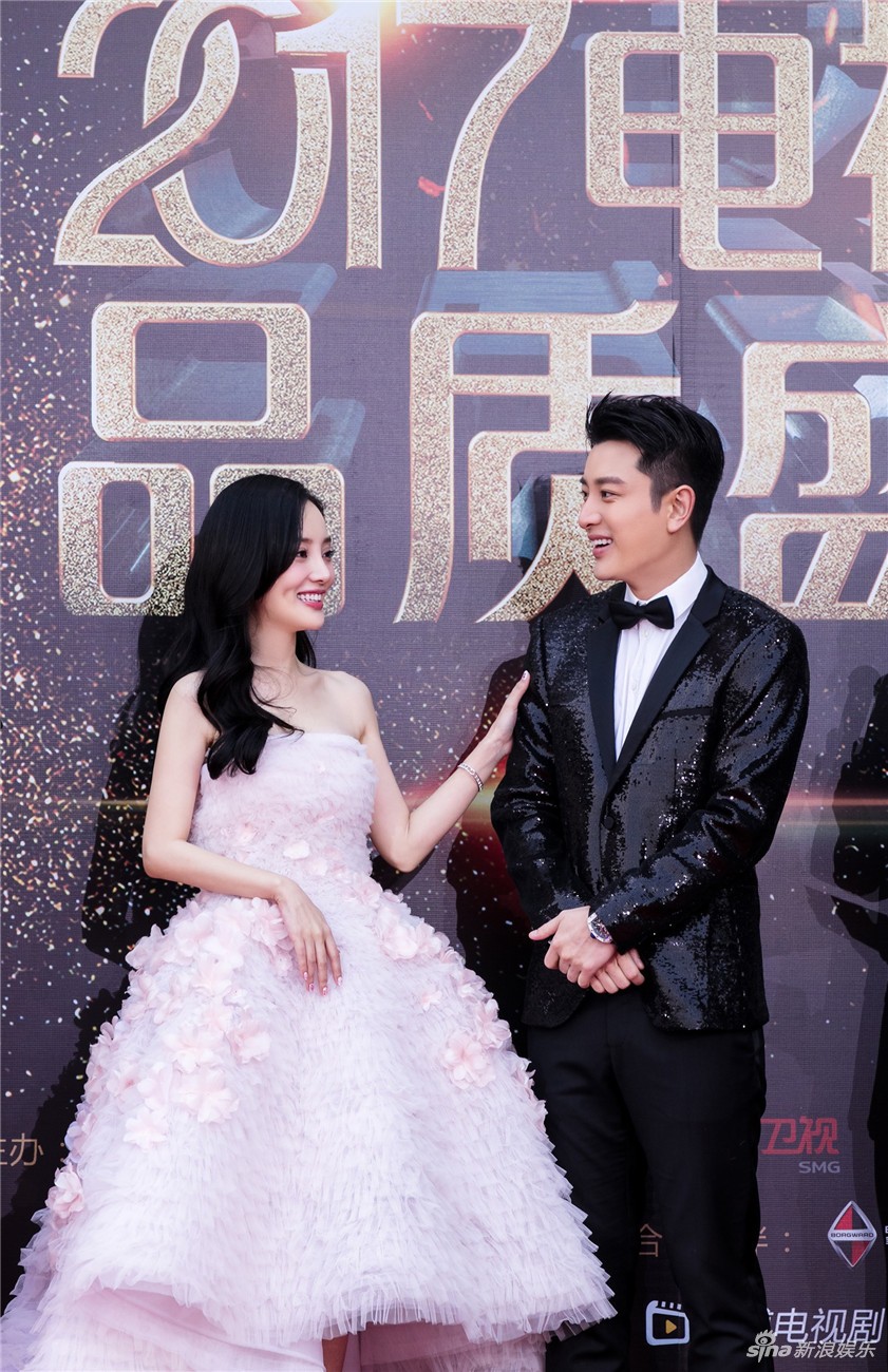 Rộ tin Giả Nãi Lượng hoàn thành thủ tục ly hôn, mất quyền nuôi con vào tay Lý Tiểu Lộ - Ảnh 1. Rộ tin Giả Nãi Lượng hoàn thành thủ tục ly hôn, mất quyền nuôi con vào tay Lý Tiểu Lộ - Ảnh 1.