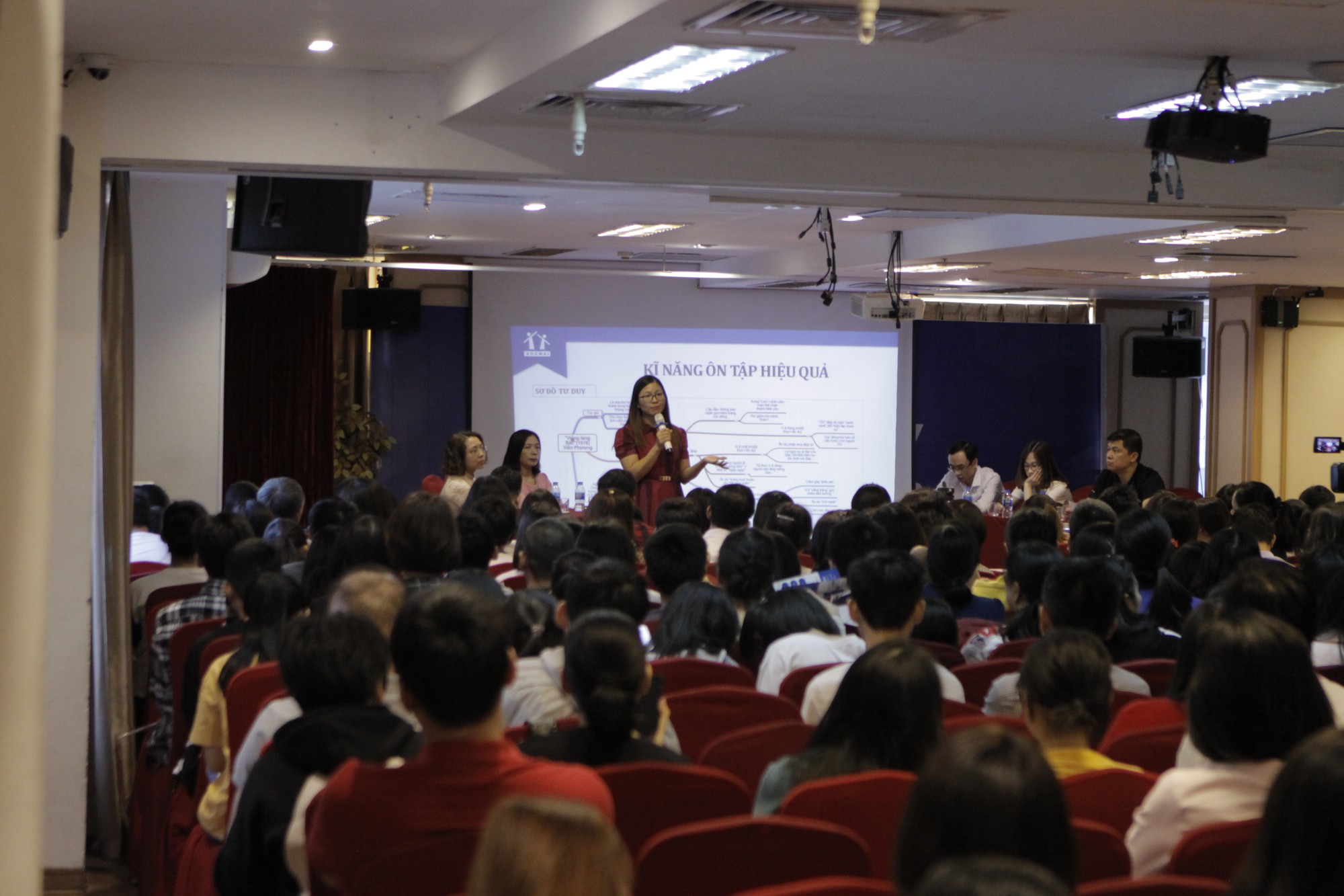 Kỳ thi tuyển sinh lớp 10 tại Hà Nội năm 2019 được đánh giá khó hơn thi Đại học do nhiều thay đổi: Học sao cho đúng? - Ảnh 2. Kỳ thi tuyển sinh lớp 10 tại Hà Nội năm 2019 được đánh giá khó hơn thi Đại học do nhiều thay đổi: Học sao cho đúng? - Ảnh 2.
