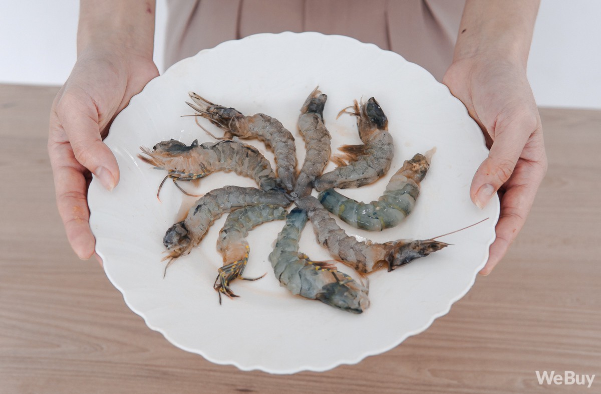 Muốn tiết kiệm thời gian nên mua kìm lột vỏ tôm, gái xinh cay đắng nhận ra đến cuối cùng bàn tay ta lại làm nên tất cả - Ảnh 9.