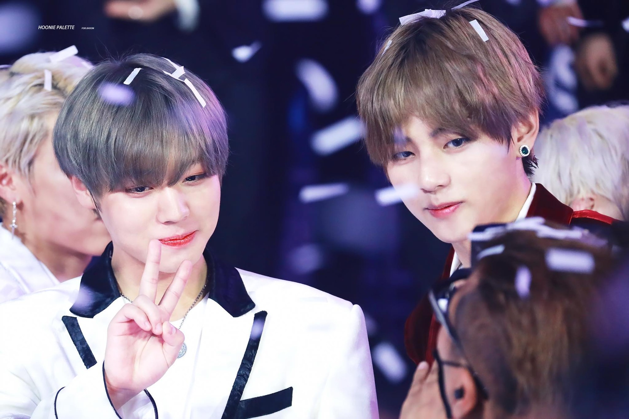 Khi các nam thần Kpop đình đám nhất đọ sắc trong 1 khung hình: Tìm ra mỹ nam dìm hàng mọi đối thủ - Ảnh 12. Khi các nam thần Kpop đình đám nhất đọ sắc trong 1 khung hình: Tìm ra mỹ nam dìm hàng mọi đối thủ - Ảnh 12.