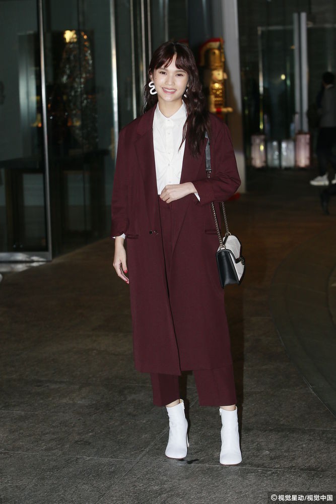 Đám cưới hoành tráng của Chung Hân Đồng: Ông trùm showbiz Hong Kong, con gái tài phiệt Macau cùng dàn sao hạng A tề tựu đông đủ - Ảnh 26. Đám cưới hoành tráng của Chung Hân Đồng: Ông trùm showbiz Hong Kong, con gái tài phiệt Macau cùng dàn sao hạng A tề tựu đông đủ - Ảnh 26.