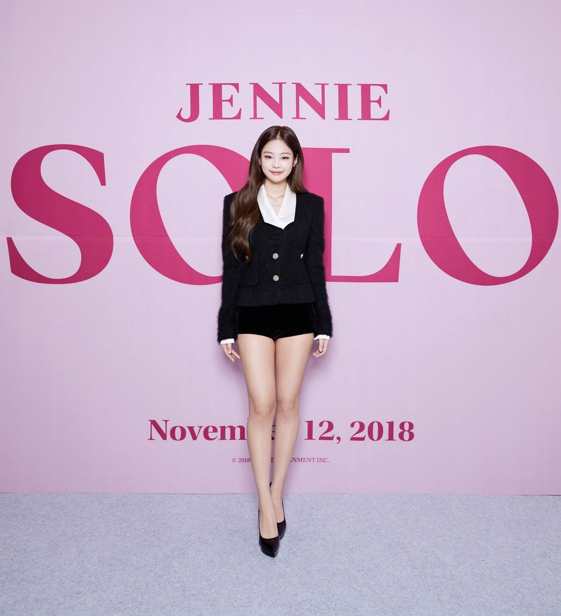 Jennie 3 lần diện lại áo 200 triệu, nhưng tuyệt nhất là cách mặc quá đỉnh khiến ít ai nhận ra - Ảnh 3. Jennie 3 lần diện lại áo 200 triệu, nhưng tuyệt nhất là cách mặc quá đỉnh khiến ít ai nhận ra - Ảnh 3.
