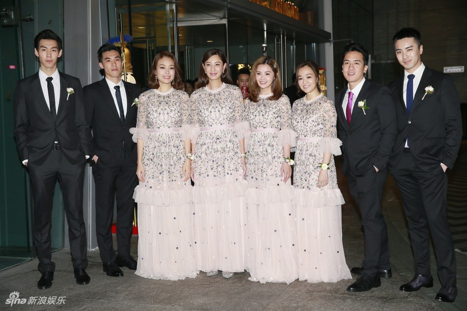 Đám cưới hoành tráng của Chung Hân Đồng: Ông trùm showbiz Hong Kong, con gái tài phiệt Macau cùng dàn sao hạng A tề tựu đông đủ - Ảnh 7. Đám cưới hoành tráng của Chung Hân Đồng: Ông trùm showbiz Hong Kong, con gái tài phiệt Macau cùng dàn sao hạng A tề tựu đông đủ - Ảnh 7.