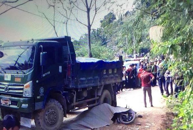 Xe đạp điện va chạm xe tải, 2 chị em ruột cùng tử nạn thương tâm - Ảnh 1. Xe đạp điện va chạm xe tải, 2 chị em ruột cùng tử nạn thương tâm - Ảnh 1.