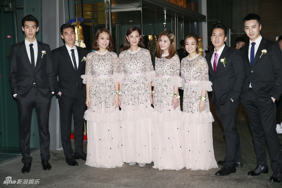 Đám cưới hoành tráng của Chung Hân Đồng: Ông trùm showbiz Hong Kong, con gái tài phiệt Macau cùng dàn sao hạng A tề tựu đông đủ - Ảnh 8. Đám cưới hoành tráng của Chung Hân Đồng: Ông trùm showbiz Hong Kong, con gái tài phiệt Macau cùng dàn sao hạng A tề tựu đông đủ - Ảnh 8.