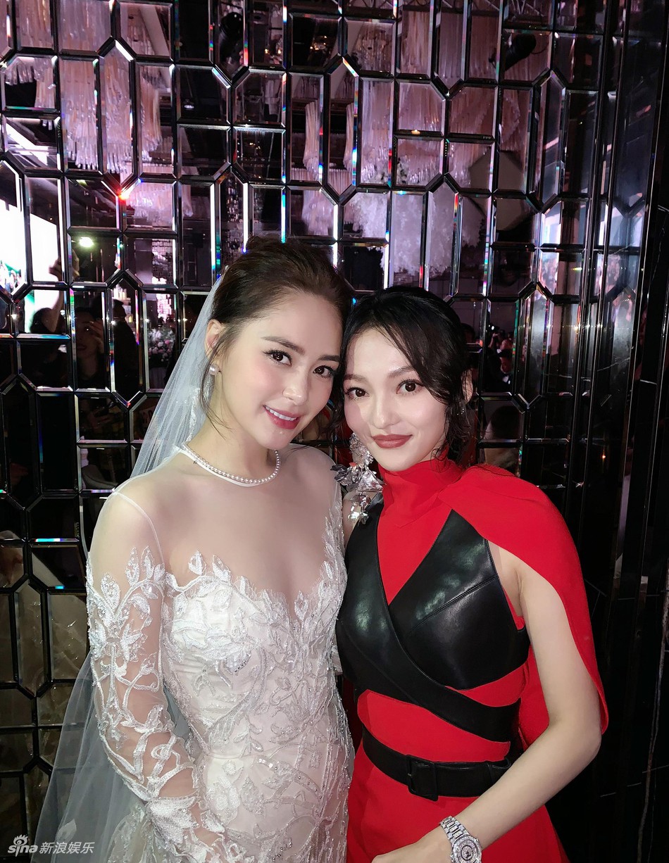 Chung Hân Đồng nghẹn ngào xúc động khi ông xã tuyên bố: Kể từ giờ phút này, con sẽ luôn nỗ lực để chăm sóc cô ấy - Ảnh 5. Chung Hân Đồng nghẹn ngào xúc động khi ông xã tuyên bố: Kể từ giờ phút này, con sẽ luôn nỗ lực để chăm sóc cô ấy - Ảnh 5.