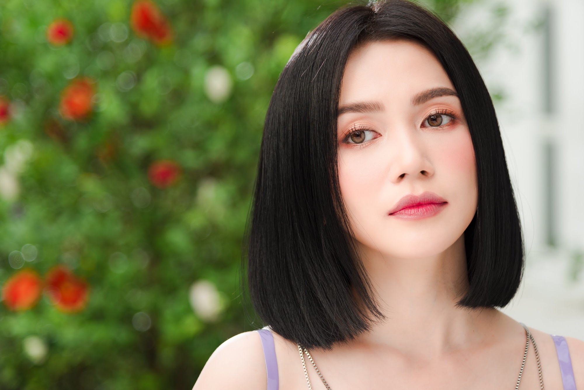 Sĩ Thanh hi sinh cắt phăng mái tóc dài, khoe thân hình bốc lửa trong MV mới