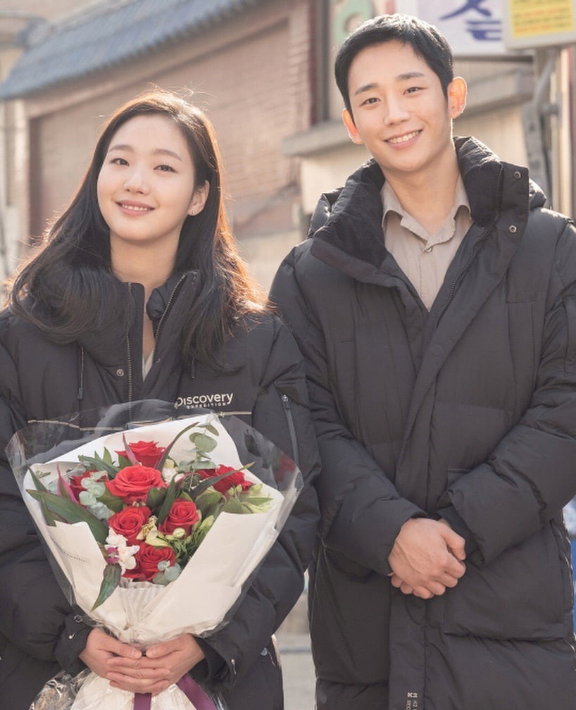 Mối tình giữa “Cô dâu yêu tinh” Kim Go Eun và “em trai” Jung Hae In hứa hẹn sẽ gây bão màn ảnh Hàn - Ảnh 2. Mối tình giữa “Cô dâu yêu tinh” Kim Go Eun và “em trai” Jung Hae In hứa hẹn sẽ gây bão màn ảnh Hàn - Ảnh 2.
