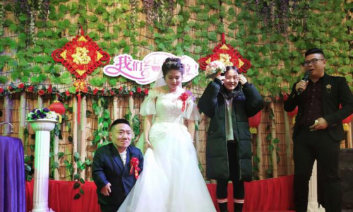 Vượt qua mọi r&agrave;o cản, c&ocirc; g&aacute;i Trung Quốc quyết lấy chồng cao 90cm khiến cả MXH x&ocirc;n xao - Ảnh 4.