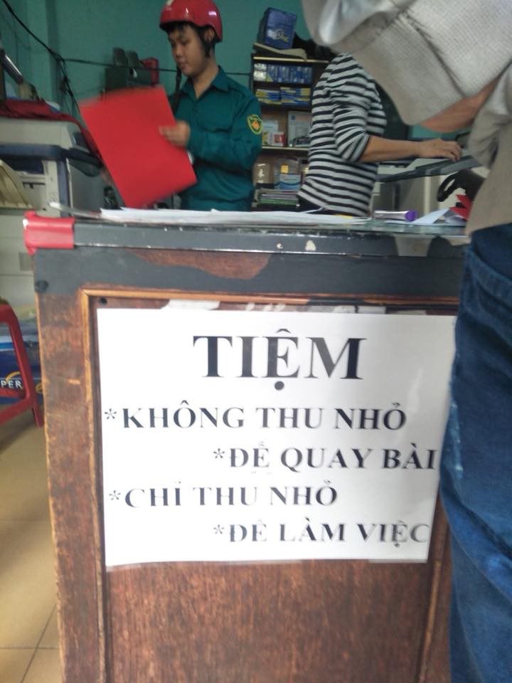 Việc tử tế đâu cần to tát: Cô chủ tiệm photo lạnh lùng treo bảng từ chối thu nhỏ tài liệu cho học sinh quay bài - Ảnh 1. Việc tử tế đâu cần to tát: Cô chủ tiệm photo lạnh lùng treo bảng từ chối thu nhỏ tài liệu cho học sinh quay bài - Ảnh 1.