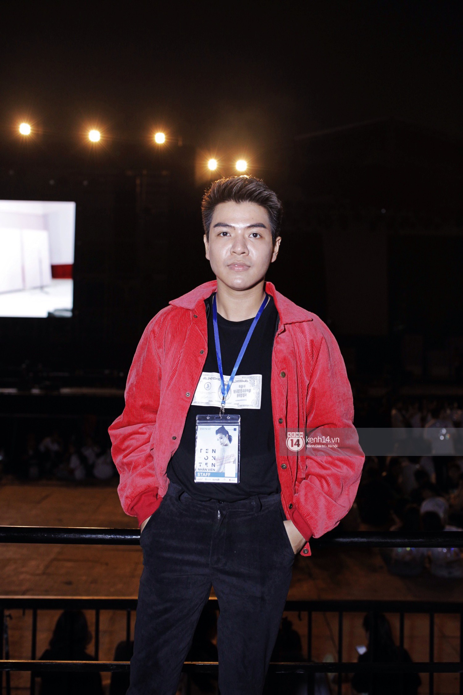 Minh Hằng và Khả Ngân lên đồ cực chất, dàn sao Việt đình đám cầm lighstick sẵn sàng quẩy trong liveshow Đông Nhi - Ảnh 13. Minh Hằng và Khả Ngân lên đồ cực chất, dàn sao Việt đình đám cầm lighstick sẵn sàng quẩy trong liveshow Đông Nhi - Ảnh 13.