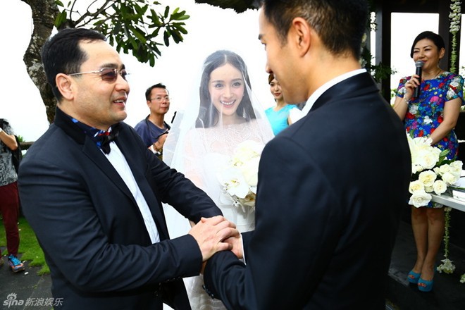 Chùm ảnh cưới xúc động nghẹn ngào của Dương Mịch - Lưu Khải Uy gây sốt sau tuyên bố chia tay - Ảnh 4.