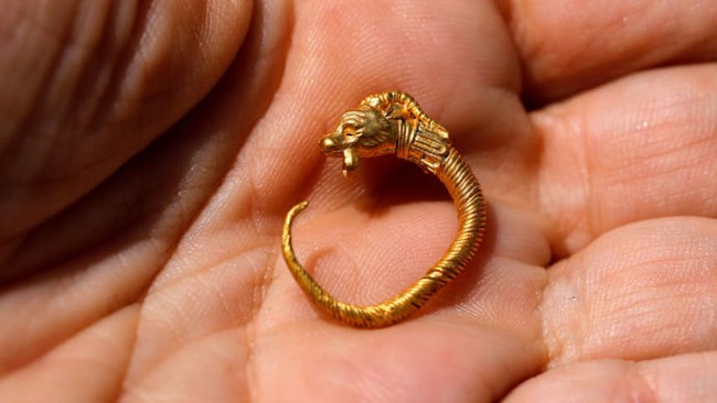 Phát hiện chiếc nhẫn 2.000 năm tuổi ở thành cổ Jerusalem  - Ảnh 1.