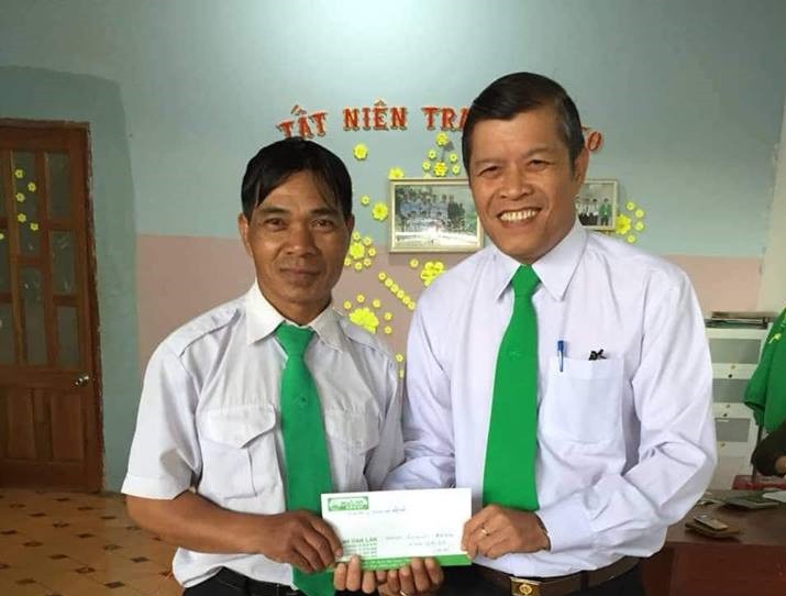 Tài xế taxi xắn tay đỡ đẻ cho sản phụ trên đường đến bệnh viện - Ảnh 1. Tài xế taxi xắn tay đỡ đẻ cho sản phụ trên đường đến bệnh viện - Ảnh 1.