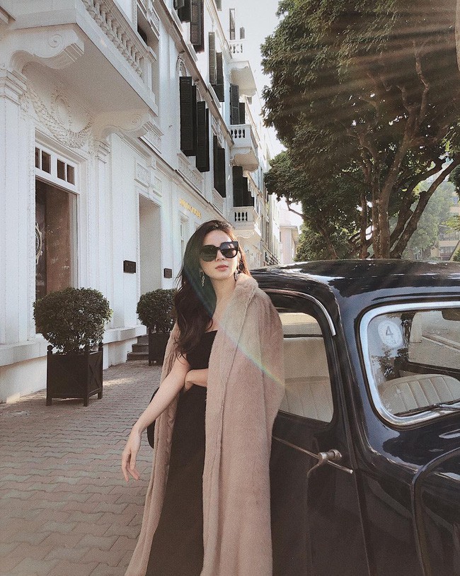 Dù cắp nách 1 hoặc 2 con, nhưng loạt mẹ bỉm sữa này vẫn diện đồ xì tin xì khói hết nấc - Ảnh 11.
