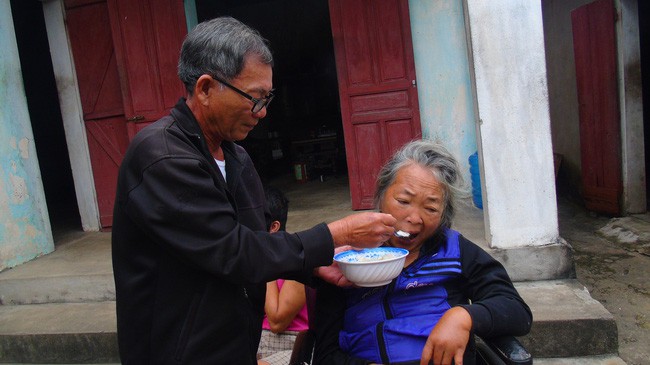 Gánh nặng của cụ ông 64 tuổi một mình chăm con tâm thần, vợ tai biến: Nếu tôi chết, vợ con sẽ sống thế nào đây? - Ảnh 5.