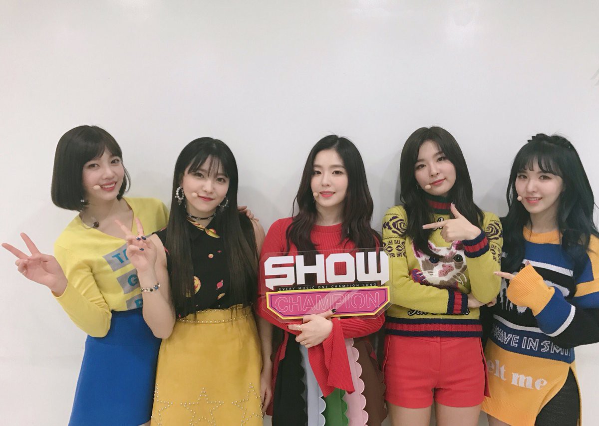 Đây là tựa đề ban đầu cho các hit của Red Velvet, trong đó có hai cái tên vô cùng lạc quẻ - Ảnh 1. Đây là tựa đề ban đầu cho các hit của Red Velvet, trong đó có hai cái tên vô cùng lạc quẻ - Ảnh 1.