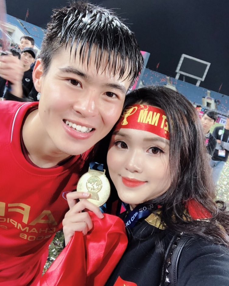 Nhanh nhảu vào chúc mừng sinh nhật công chúa béo Quỳnh Anh, Đức Chinh lại để lộ sở thích cực điệu - Ảnh 2. Nhanh nhảu vào chúc mừng sinh nhật công chúa béo Quỳnh Anh, Đức Chinh lại để lộ sở thích cực điệu - Ảnh 2.