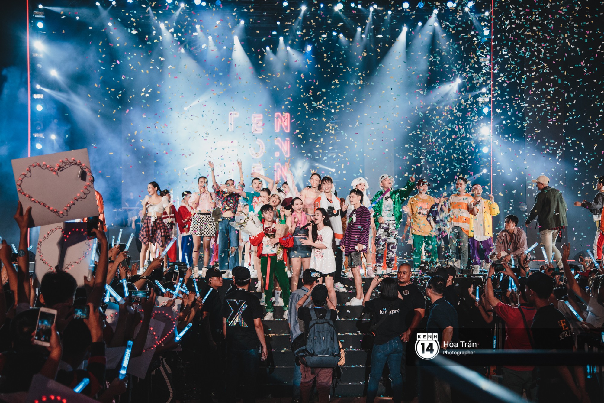 Xem lại loạt fancam trong liveshow Đông Nhi: Những tiết mục trong album vol 3 lần đầu biểu diễn đây rồi! - Ảnh 11. Xem lại loạt fancam trong liveshow Đông Nhi: Những tiết mục trong album vol 3 lần đầu biểu diễn đây rồi! - Ảnh 11.