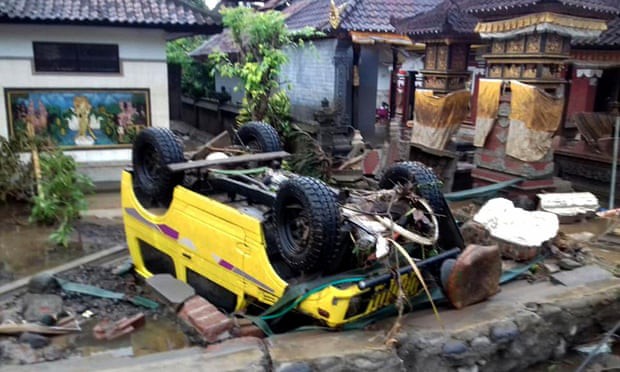 Sóng thần Indonesia: 168 người chết, hơn 700 người bị thương, hàng chục người mất tích - Ảnh 1.