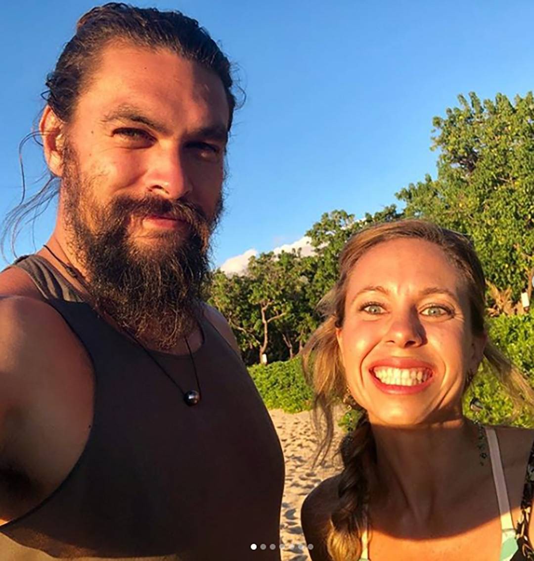 Chán làm vua biển cả, Aquaman mặc áo 3 lỗ, quần đùi lên bờ chụp ké ảnh cưới với thường dân - Ảnh 5. Chán làm vua biển cả, Aquaman mặc áo 3 lỗ, quần đùi lên bờ chụp ké ảnh cưới với thường dân - Ảnh 5.