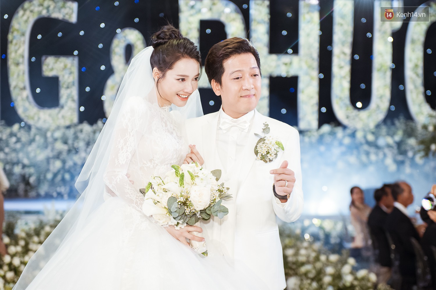 Điểm lại 5 đám cưới đình đám nhất showbiz Việt năm 2018: Xa hoa, lãng mạn và được bảo vệ nghiêm ngặt tới từng chi tiết - Ảnh 1. Điểm lại 5 đám cưới đình đám nhất showbiz Việt năm 2018: Xa hoa, lãng mạn và được bảo vệ nghiêm ngặt tới từng chi tiết - Ảnh 1.