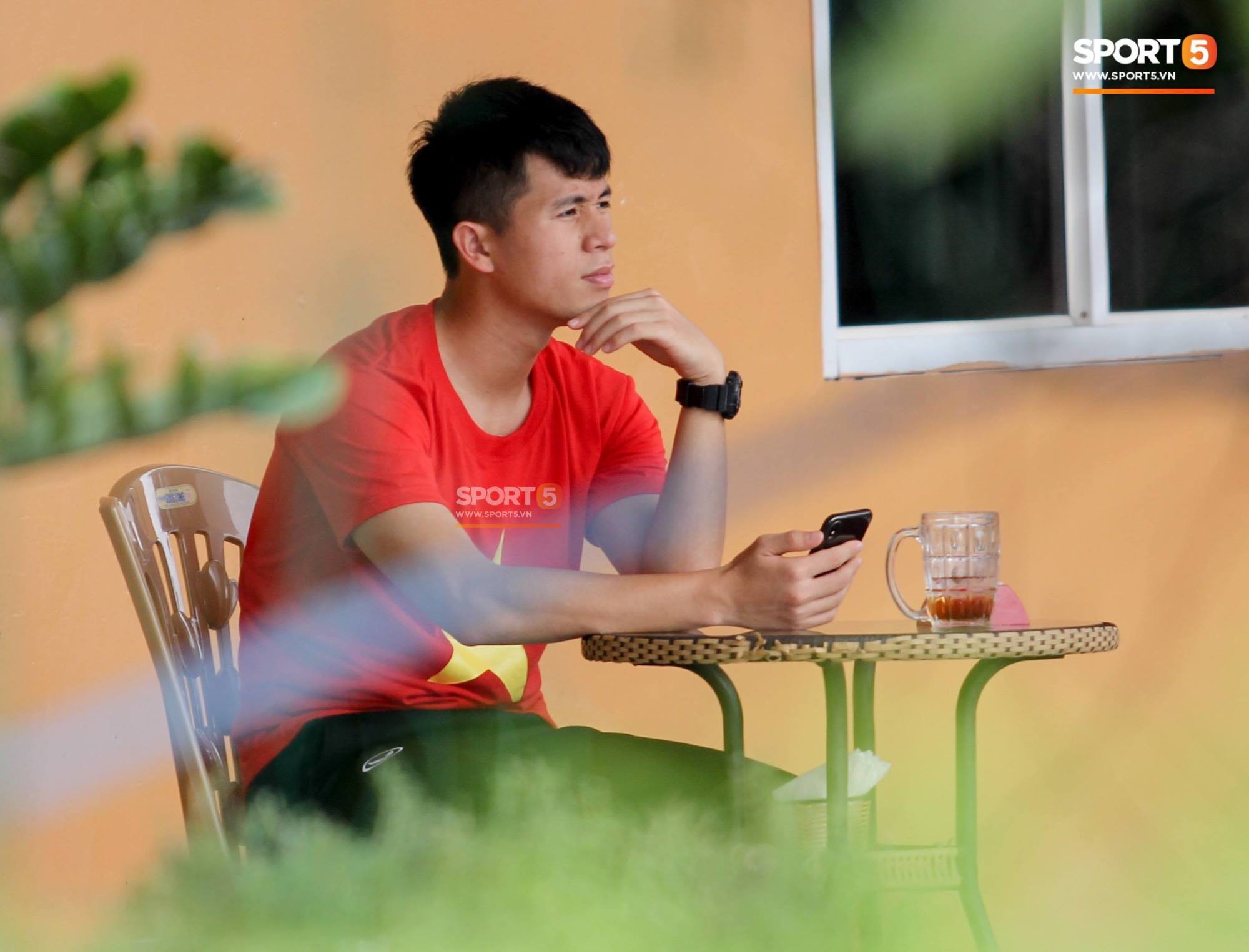 Đình Trọng: Chân tôi vẫn hơi đau, càng thi đấu sẽ càng bị nặng thêm” - Ảnh 1. Đình Trọng: Chân tôi vẫn hơi đau, càng thi đấu sẽ càng bị nặng thêm” - Ảnh 1.