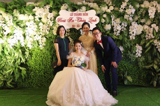 Mẹ chồng khó tính Lan Hương hạnh phúc cùng ông xã tổ chức đám cưới cho con trai - Ảnh 4.