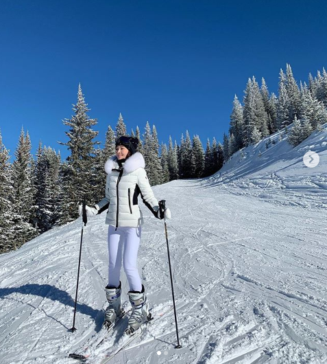 Vẫn là drama giữa cư dân mạng Hàn Quốc và Jessica: Đi trượt tuyết cũng không yên! - Ảnh 1.