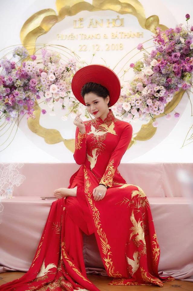 Cuối c&ugrave;ng th&igrave; nữ nh&agrave; văn ng&agrave;n share đ&atilde; c&oacute; một đ&aacute;m hỏi tưng bừng, dựng rạp 3 ng&agrave;y, kỳ c&ocirc;ng hết nấc - Ảnh 15.