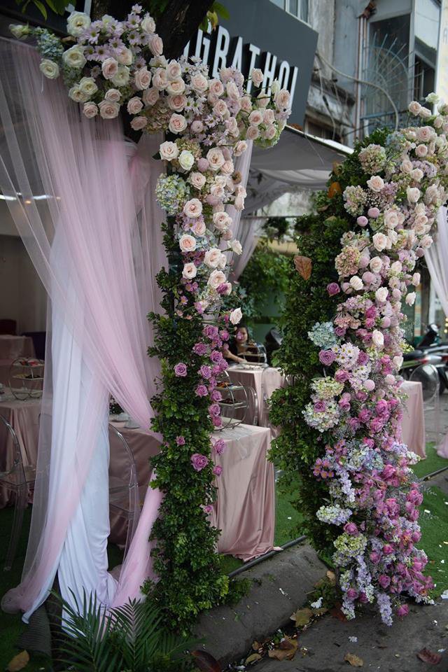 Cuối c&ugrave;ng th&igrave; nữ nh&agrave; văn ng&agrave;n share đ&atilde; c&oacute; một đ&aacute;m hỏi tưng bừng, dựng rạp 3 ng&agrave;y, kỳ c&ocirc;ng hết nấc - Ảnh 8.