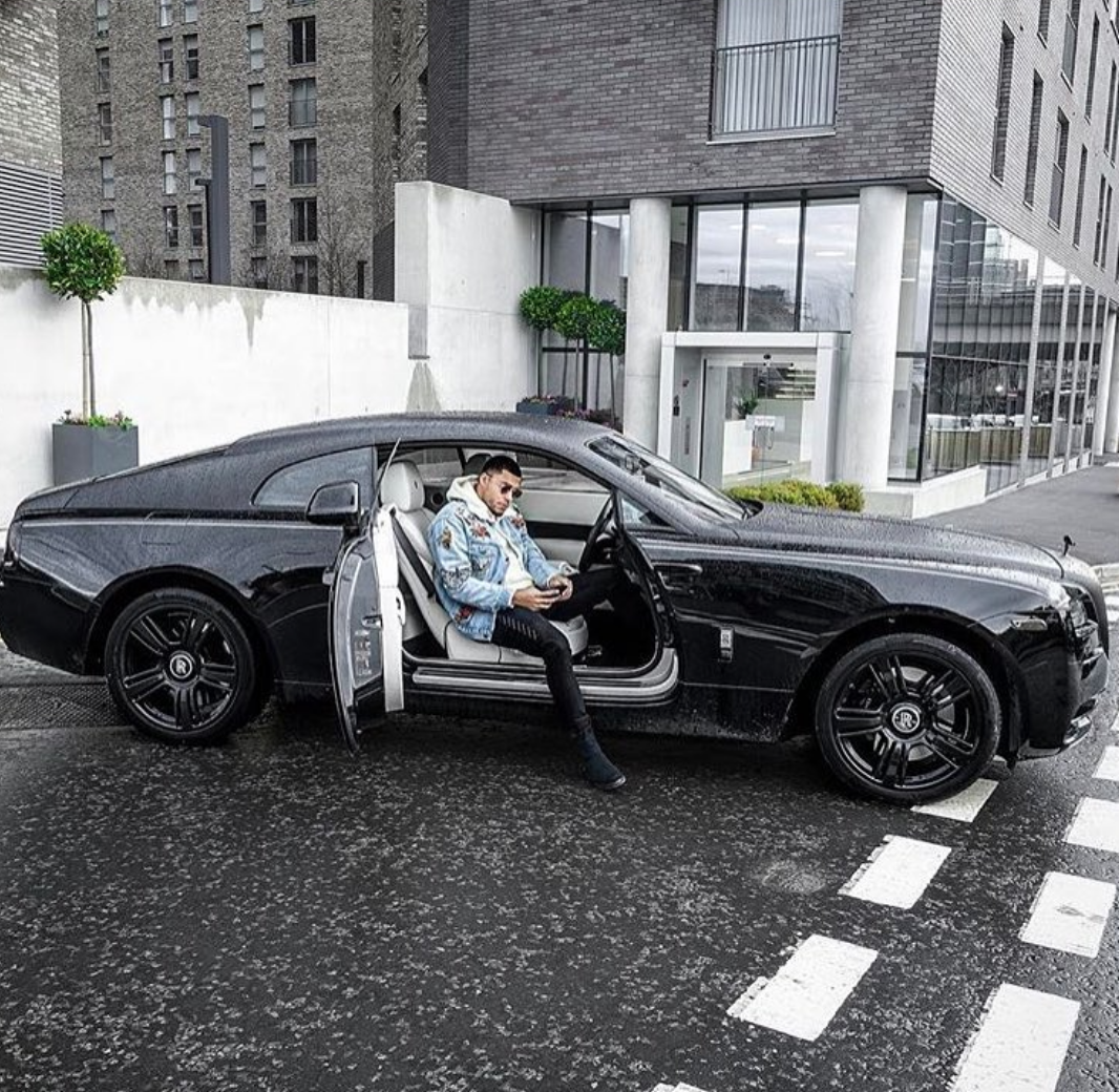 Hội Rich Kid châu Phi quyết không lép vế trong cuộc đua đọ phi cơ riêng, xa xỉ phẩm trên Instagram - Ảnh 6. Hội Rich Kid châu Phi quyết không lép vế trong cuộc đua đọ phi cơ riêng, xa xỉ phẩm trên Instagram - Ảnh 6.