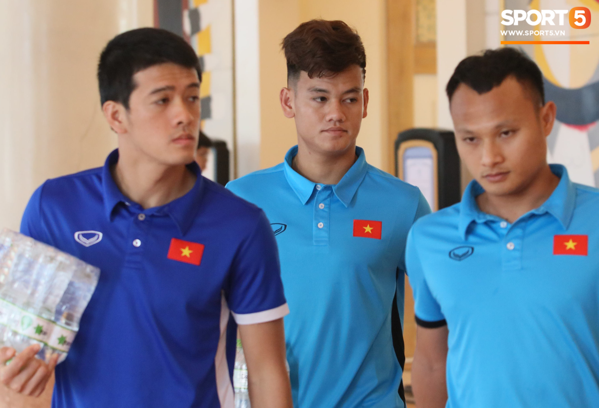 Trực tiếp Việt Nam vs CHDCND Triều Tiên: Công Phượng, Xuân Trường đá chính - Ảnh 1. Trực tiếp Việt Nam vs CHDCND Triều Tiên: Công Phượng, Xuân Trường đá chính - Ảnh 1.