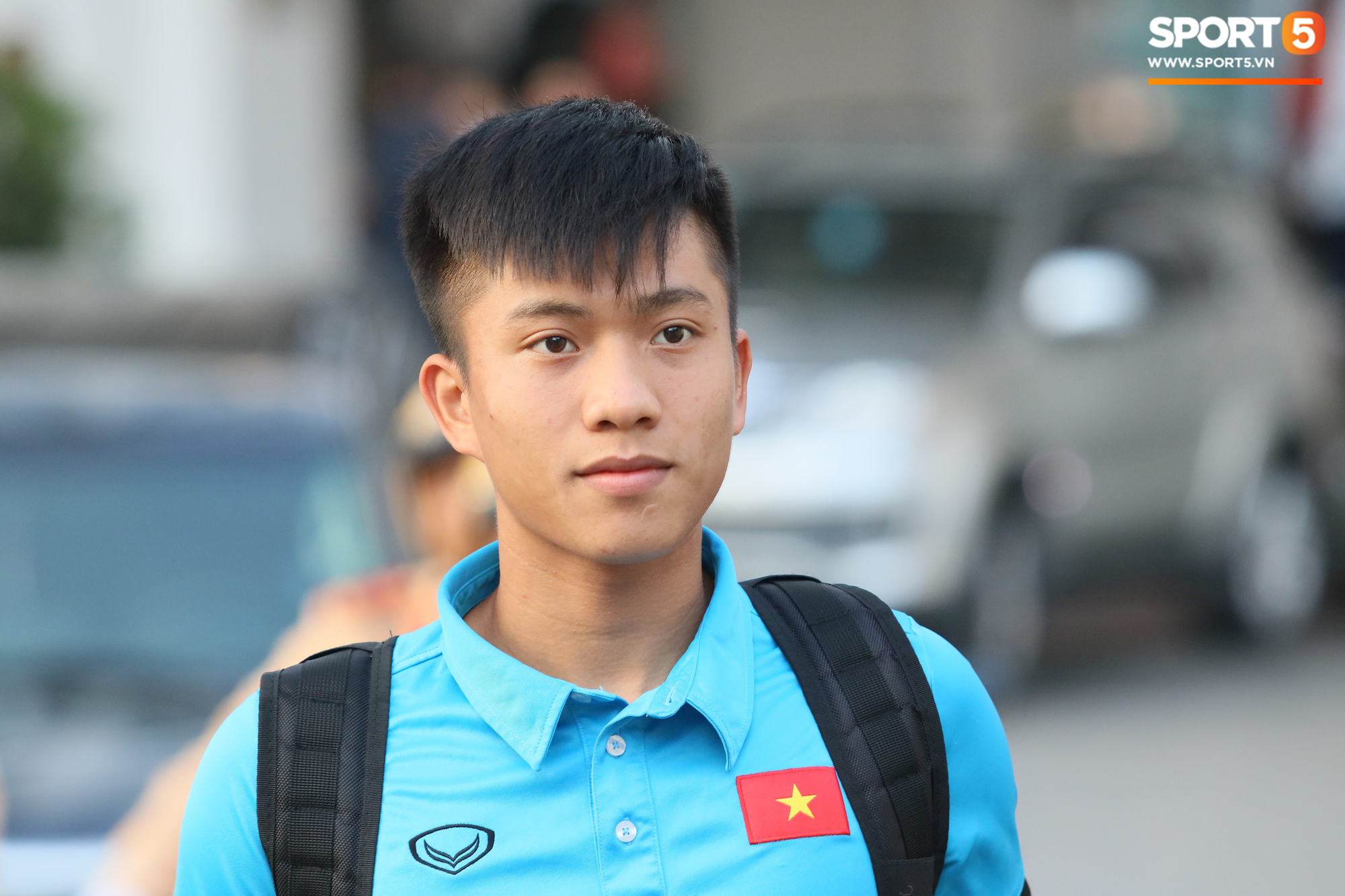 Xuân Hưng chống nạng đến sân, tiếp lửa cho đội tuyển Việt Nam - Ảnh 6. Xuân Hưng chống nạng đến sân, tiếp lửa cho đội tuyển Việt Nam - Ảnh 6.