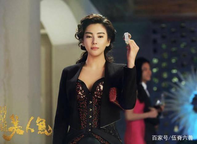 10 ng&ocirc;i sao Cbiz g&acirc;y s&oacute;ng gi&oacute; nhất MXH năm 2018: Người cầm dao đ&acirc;m chồng, kẻ g&acirc;y hoạ chỉ v&igrave; like dạo - Ảnh 5.