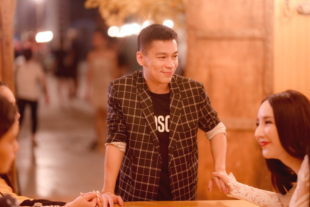 The Tiffany Vietnam: NTK Adrian Anh Tuấn tranh cãi quyết liệt khi bị giám khảo chê trước mặt thí sinh - Ảnh 2.