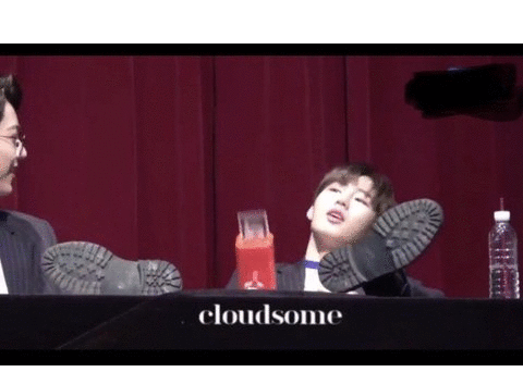 Khẩu chiến dữ dội: H&igrave;nh ảnh Chanbaek ngả ngốn giữa lễ trao giải bị đ&agrave;o lại, BTS v&agrave; Wanna One bỗng bị r&eacute;o gọi - Ảnh 5.