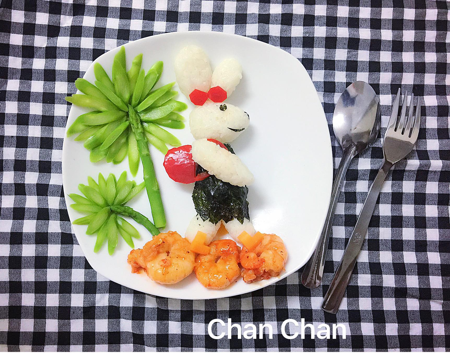 Cô bạn tạo hình cho bữa cơm hàng ngày xinh xắn như ảnh minh hoạ truyện tranh thiếu nhi - Ảnh 4.