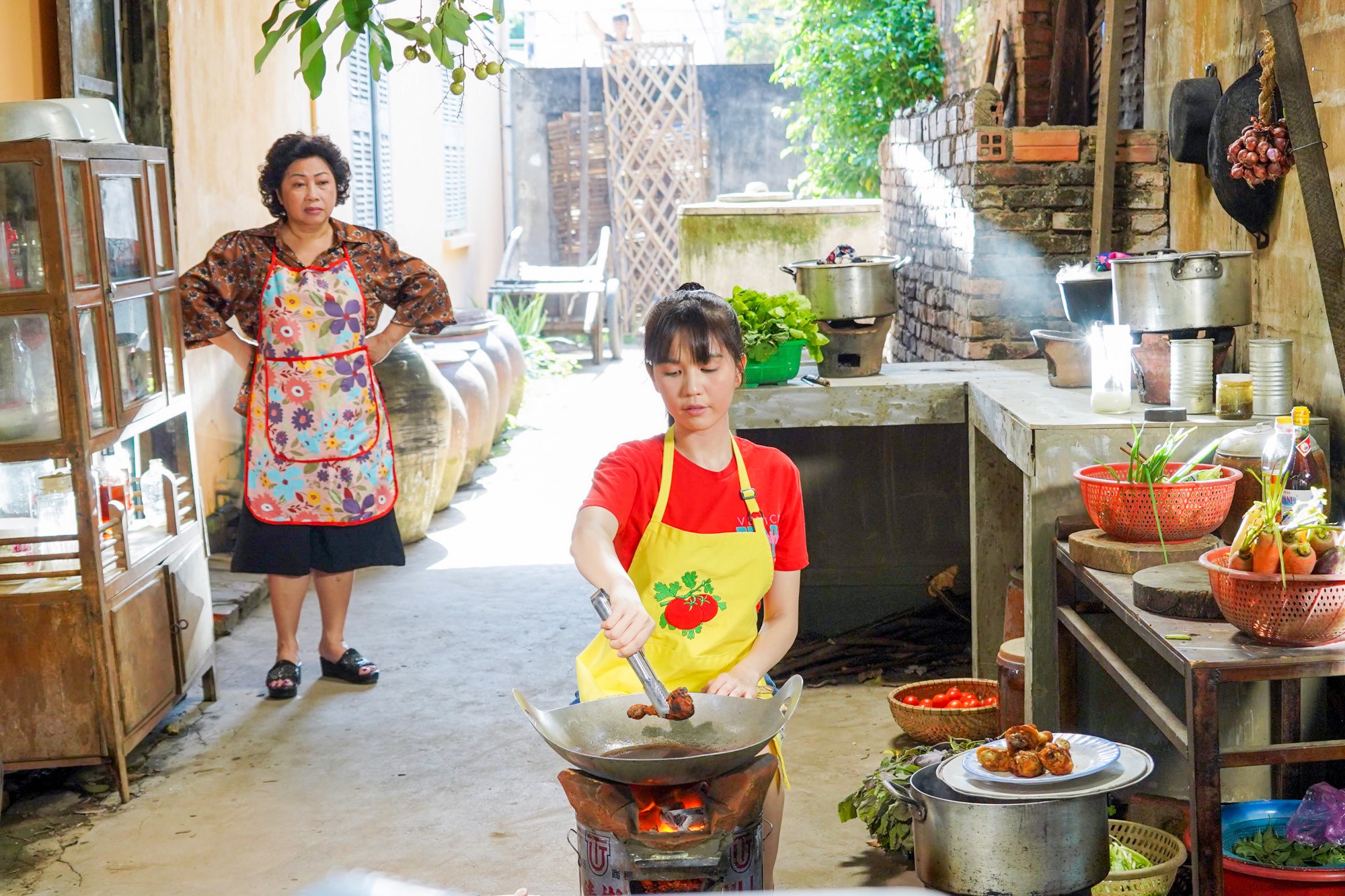 Trò đời thật trớ trêu trong Vu Quy Đại Náo: Phim chủ đề đám cưới nhưng dàn gái ế còn đông hơn quân Nguyên - Ảnh 3. Trò đời thật trớ trêu trong Vu Quy Đại Náo: Phim chủ đề đám cưới nhưng dàn gái ế còn đông hơn quân Nguyên - Ảnh 3.