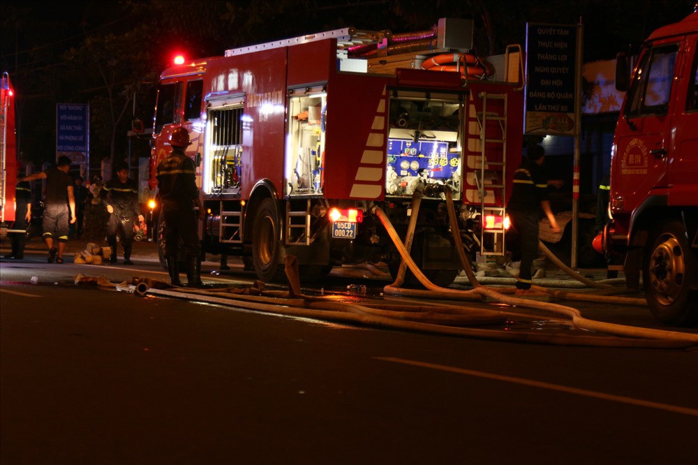 Cháy dữ dội ở khu công nghiệp lớn nhất Cần Thơ - Ảnh 3.