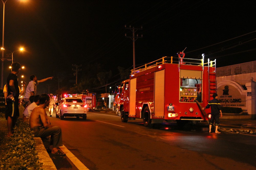 Cháy dữ dội ở khu công nghiệp lớn nhất Cần Thơ - Ảnh 4.