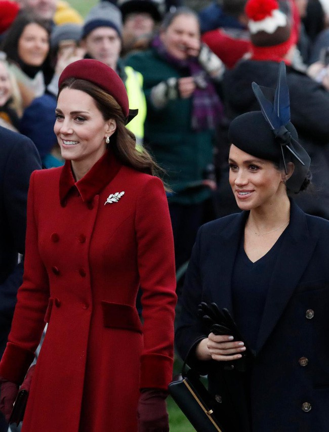 Kate và em dâu Meghan mặt đối mặt dự lễ Giáng sinh, trả lời cho tin đồn chị em mâu thuẫn bấy lâu - Ảnh 4.