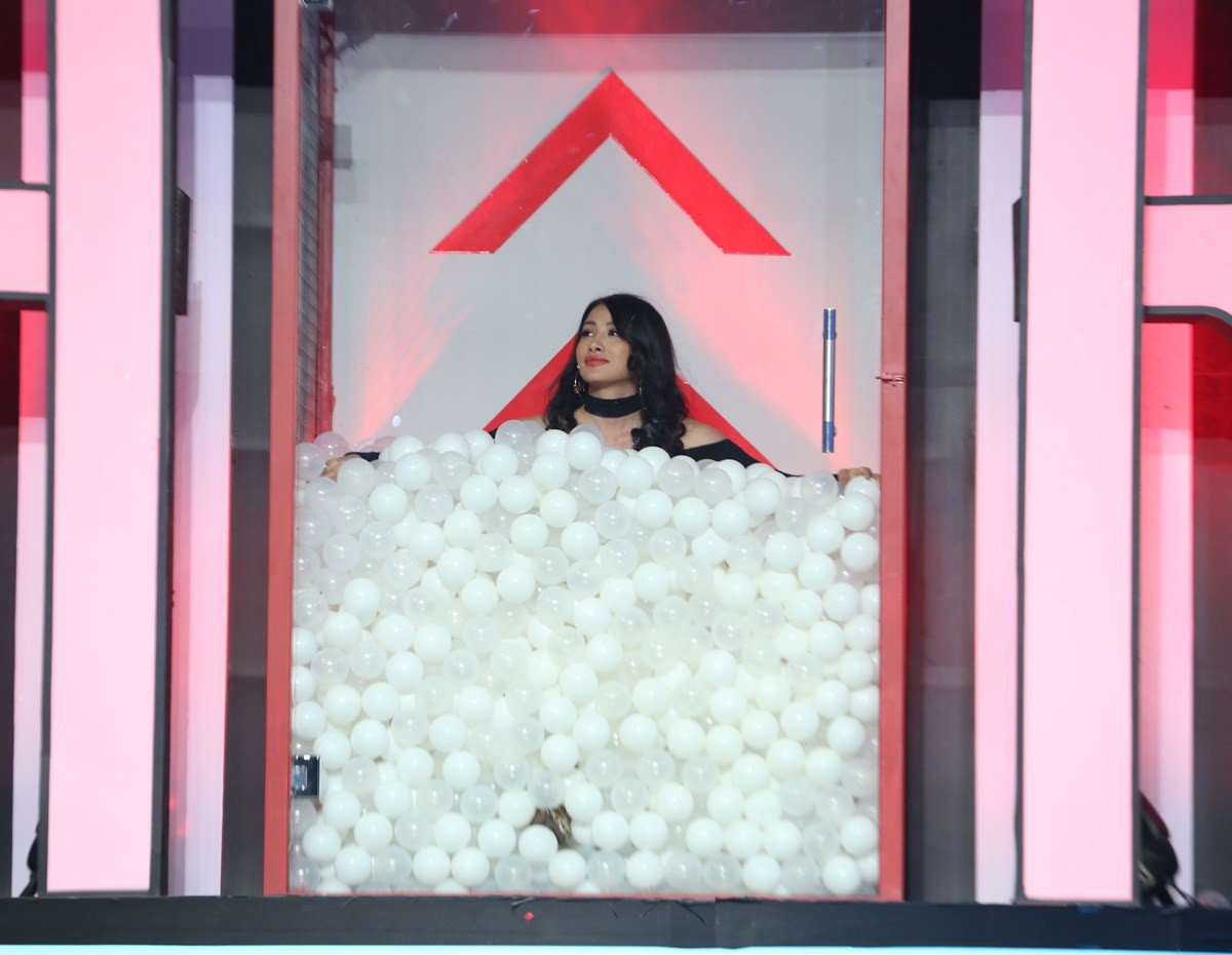 Han Sara, Yaya Trương Nhi bất lực trước bài toán của học sinh tiểu học - Ảnh 3. Han Sara, Yaya Trương Nhi bất lực trước bài toán của học sinh tiểu học - Ảnh 3.