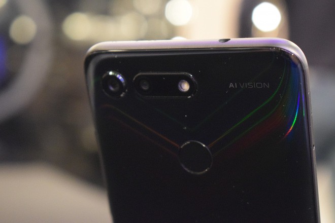 Cận cảnh, đánh giá nhanh Honor V20, một trong những chiếc smartphone ấn tượng nhất năm 2019 - Ảnh 5.