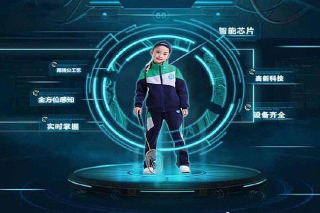 Hết nhận diện khuôn mặt, Trung Quốc muốn học sinh mặc đồng phục thông minh gắn định vị theo dõi từ xa - Ảnh 1.