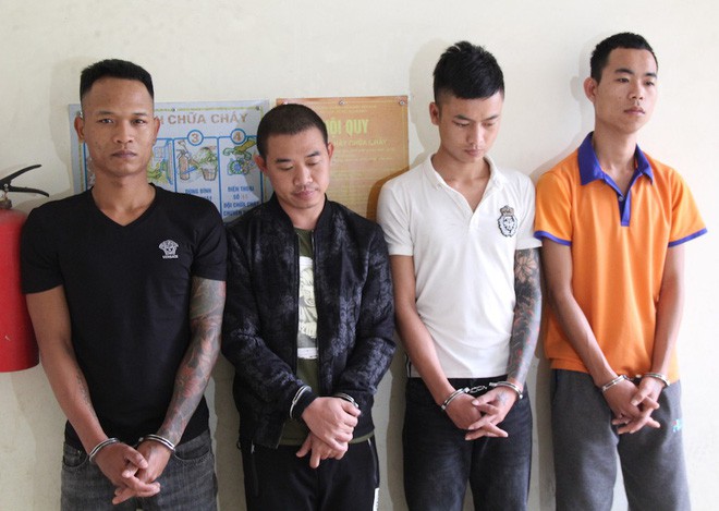 Từ 9 nam nữ xăm trổ thác loạn trong khách sạn lộ ra nhóm chuyên đòi nợ thuê - Ảnh 3.